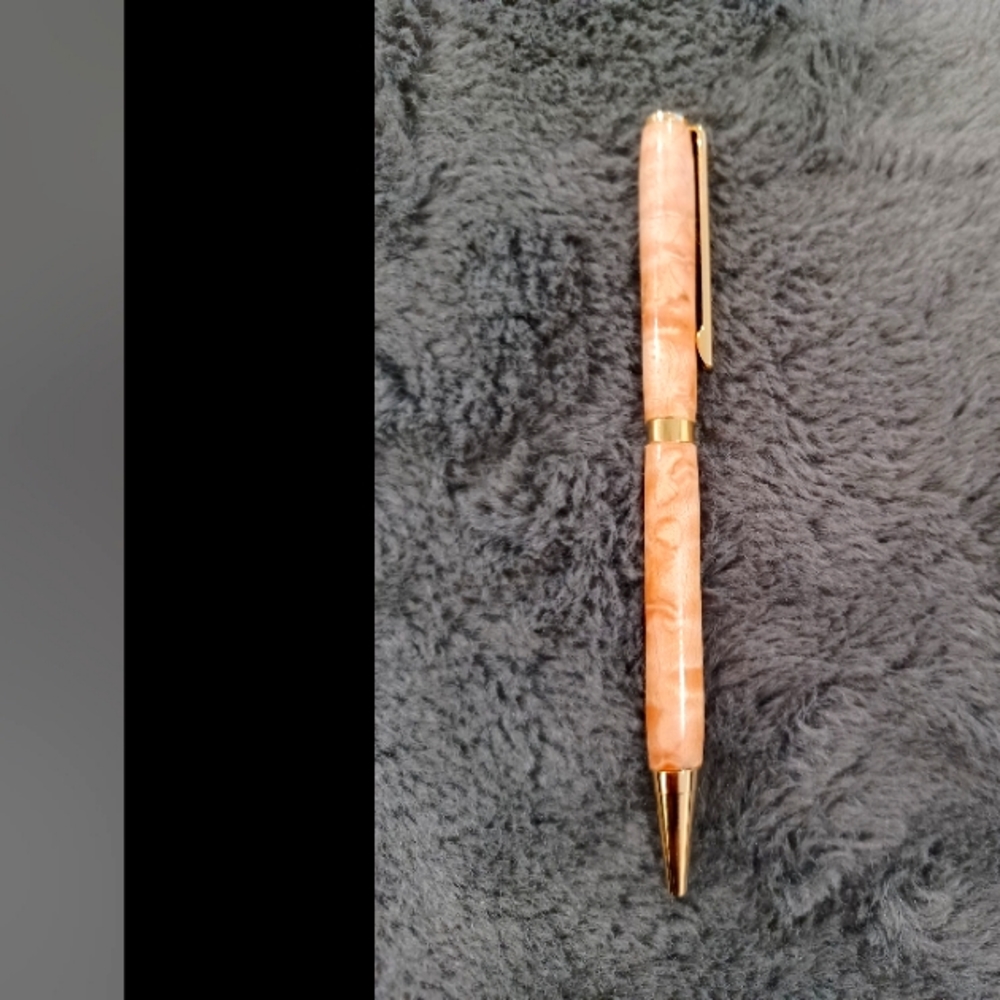 Maplewood pen